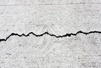 房屋建筑工程出现裂缝怎么办