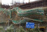 脚手架搭设常见20个错误正反示例，快看你的工地有没有！