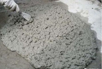 面对浇筑混凝土，防治裂缝、露筋等质量通病，该怎么办