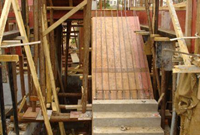 模板支架发生坍塌的原因分析及技术安全要求